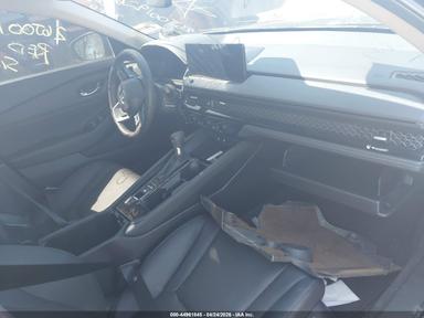 Vista de 2025 Honda Accord Hybrid Touring, ángulo 5