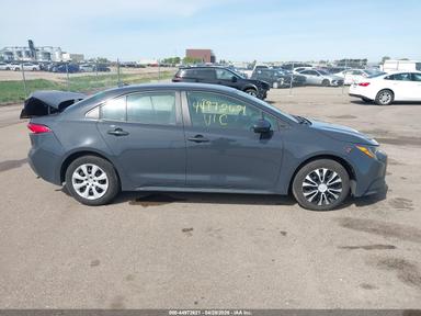 Vue de 2023 Toyota Corolla Le, angle 14