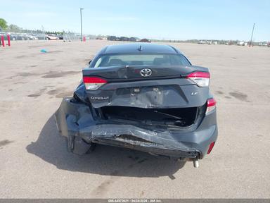 Vue de 2023 Toyota Corolla Le, angle 17
