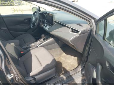Vue de 2023 Toyota Corolla Le, angle 5