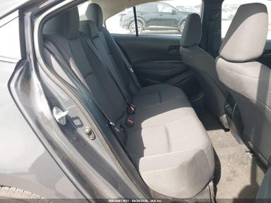 Vue de 2023 Toyota Corolla Le, angle 8