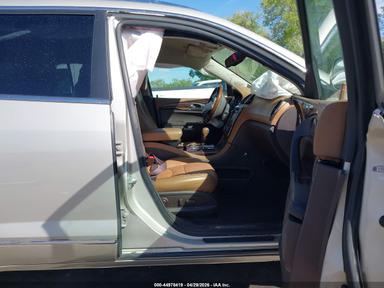 Vedere 2017 Buick Enclave Leather, unghi 5