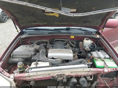 Вид 2008 Toyota 4Runner Limited V8, угол 10
