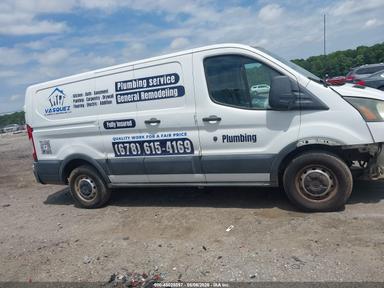 Vista de 2016 Ford Transit-150 SRW Low Roof Van, ángulo 14