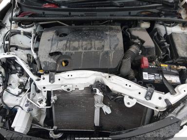 Вид 2017 Toyota Corolla Xle, угол 10
