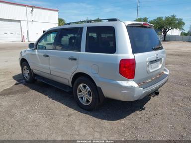 Vue de 2003 Honda Pilot Ex-L, angle 3