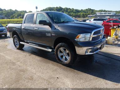 Vue de 2014 Ram 1500 Big Horn SLT, angle 1