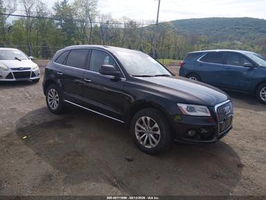 Vedere 2015 Audi Q5 2.0T Premium, unghi 1