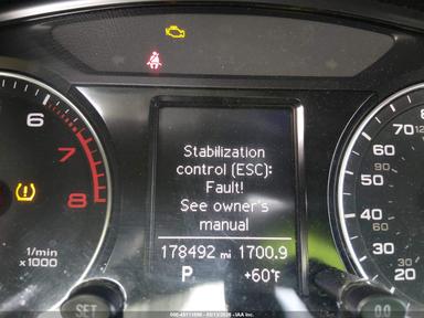 Vedere 2015 Audi Q5 2.0T Premium, unghi 15
