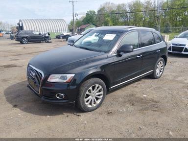 Vedere 2015 Audi Q5 2.0T Premium, unghi 2