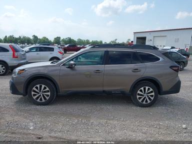 Vue de 2021 Subaru Outback Premium, angle 14