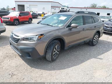 Vue de 2021 Subaru Outback Premium, angle 2