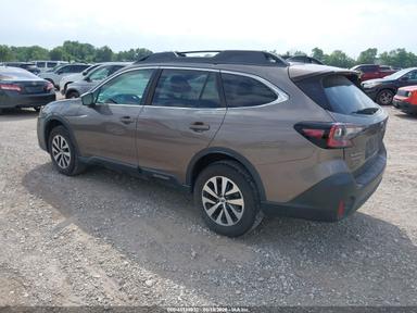 Vue de 2021 Subaru Outback Premium, angle 3