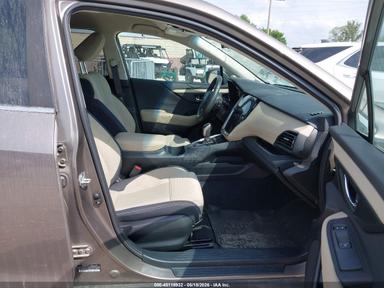 Vue de 2021 Subaru Outback Premium, angle 5