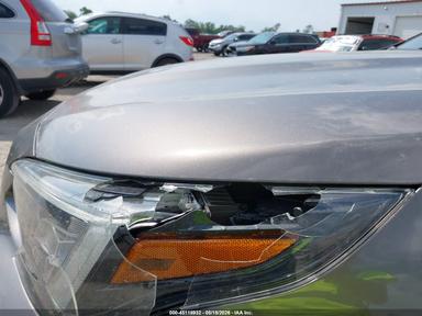 Vue de 2021 Subaru Outback Premium, angle 6