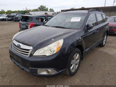 Vue de 2012 Subaru Outback 2.5I, angle 2