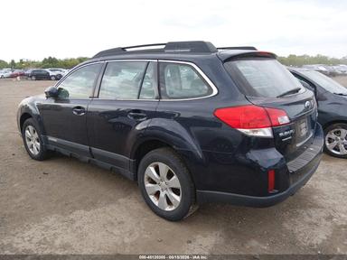 Vue de 2012 Subaru Outback 2.5I, angle 3