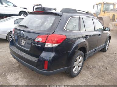 Vue de 2012 Subaru Outback 2.5I, angle 4