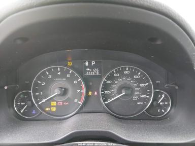 Vue de 2012 Subaru Outback 2.5I, angle 7