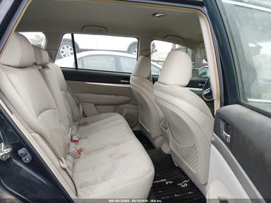 Vue de 2012 Subaru Outback 2.5I, angle 8