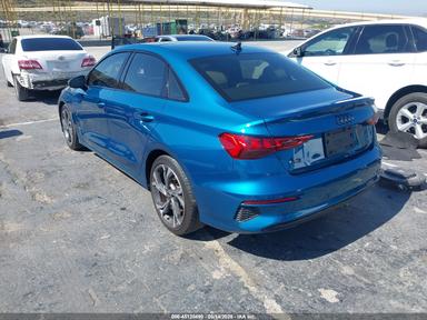 منظر 2022 Audi A3 Premium Plus 40 Tfsi Quattro S Tronic، زاوية 3