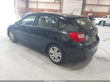 Vista de 2015 Subaru Impreza 2.0I Premium, ángulo 3