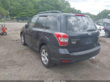 Vedere 2014 Subaru Forester 2.5I Premium, unghi 3