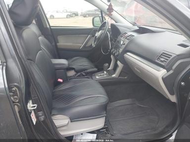 Vedere 2014 Subaru Forester 2.5I Premium, unghi 5