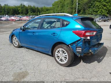 Vista de 2017 Subaru Impreza 2.0I Premium, ángulo 3