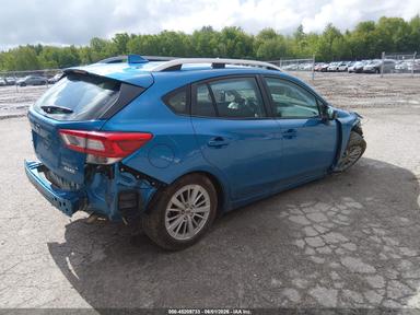 Vista de 2017 Subaru Impreza 2.0I Premium, ángulo 4