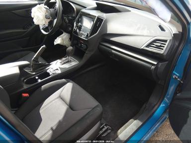 Vista de 2017 Subaru Impreza 2.0I Premium, ángulo 5