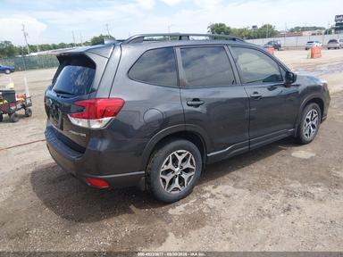 Вид 2019 Subaru Forester Premium, угол 4