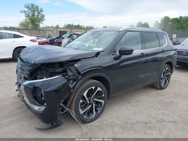 منظر 2022 Mitsubishi Outlander، زاوية 2