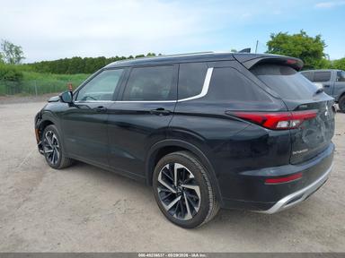 منظر 2022 Mitsubishi Outlander، زاوية 3