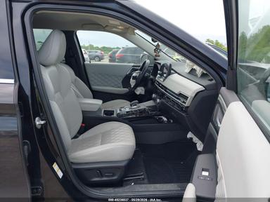 منظر 2022 Mitsubishi Outlander، زاوية 5