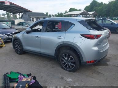 Vedere 2018 Mazda Cx-5 Grand Touring, unghi 3