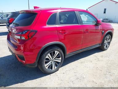 Vue de 2021 Mitsubishi Outlander Sport 2.0 Es 2Wd, angle 4