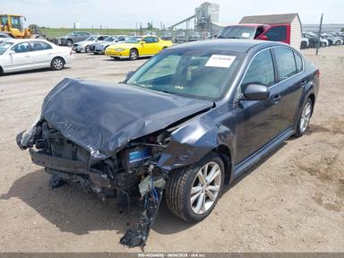 Vedere 2013 Subaru Legacy 2.5I Limited, unghi 2