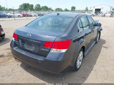 Vedere 2013 Subaru Legacy 2.5I Limited, unghi 4
