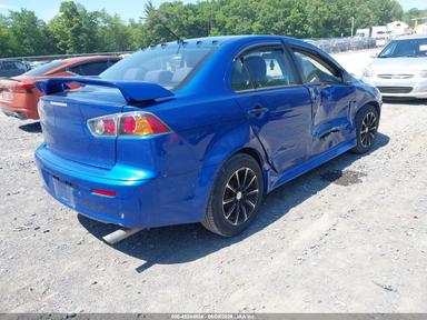 Vista de 2015 Mitsubishi Lancer Es, ángulo 4