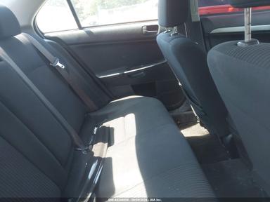 Vista de 2015 Mitsubishi Lancer Es, ángulo 8