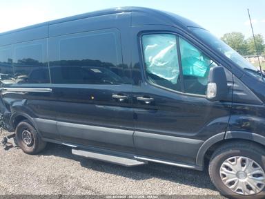 Vue de 2020 Ford Transit-350 Passenger Van Xlt Medium Roof, angle 13