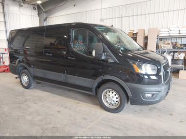 منظر 2022 Ford Transit-150، زاوية 1