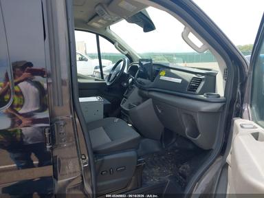 منظر 2022 Ford Transit-150، زاوية 5