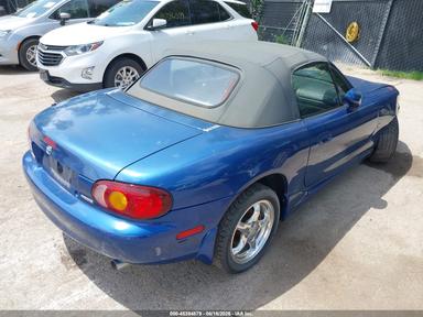 Vue de 1999 Mazda Mx-5 Miata Leather Pkg/Popular Equipment Pkg/Sports Pkg/Touring Pkg, angle 4