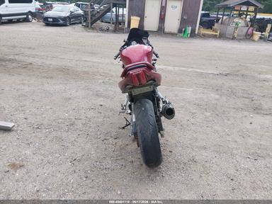Vue de 2007 Suzuki Sv650, angle 6