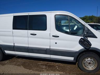منظر 2015 Ford Transit-150 SRW Low Roof Van، زاوية 13