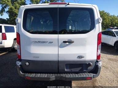 منظر 2015 Ford Transit-150 SRW Low Roof Van، زاوية 16