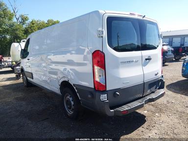 منظر 2015 Ford Transit-150 SRW Low Roof Van، زاوية 3