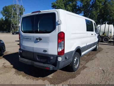 منظر 2015 Ford Transit-150 SRW Low Roof Van، زاوية 4